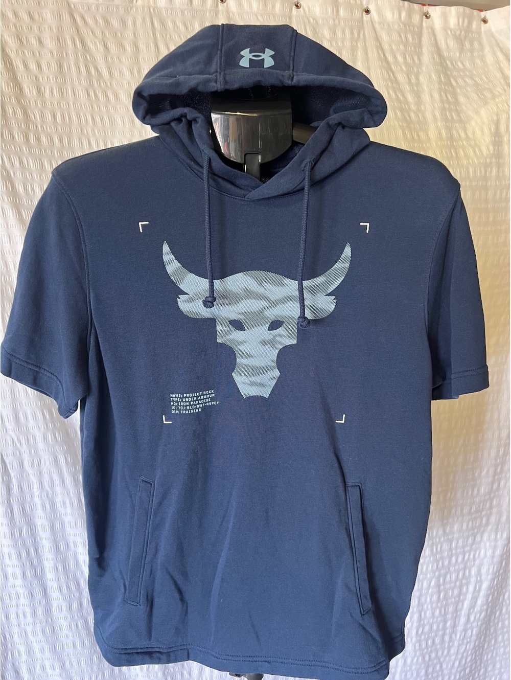 Under Armour Sz Med Short Sleeve Hoodie